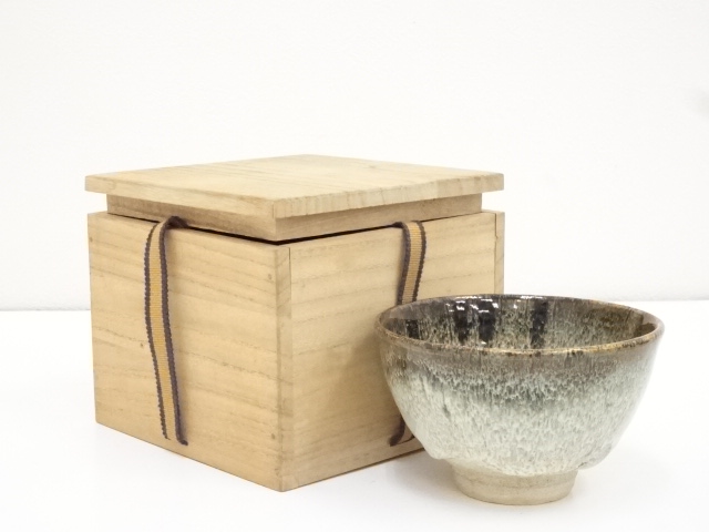八まん窯造　朝鮮唐津茶碗（保護箱）